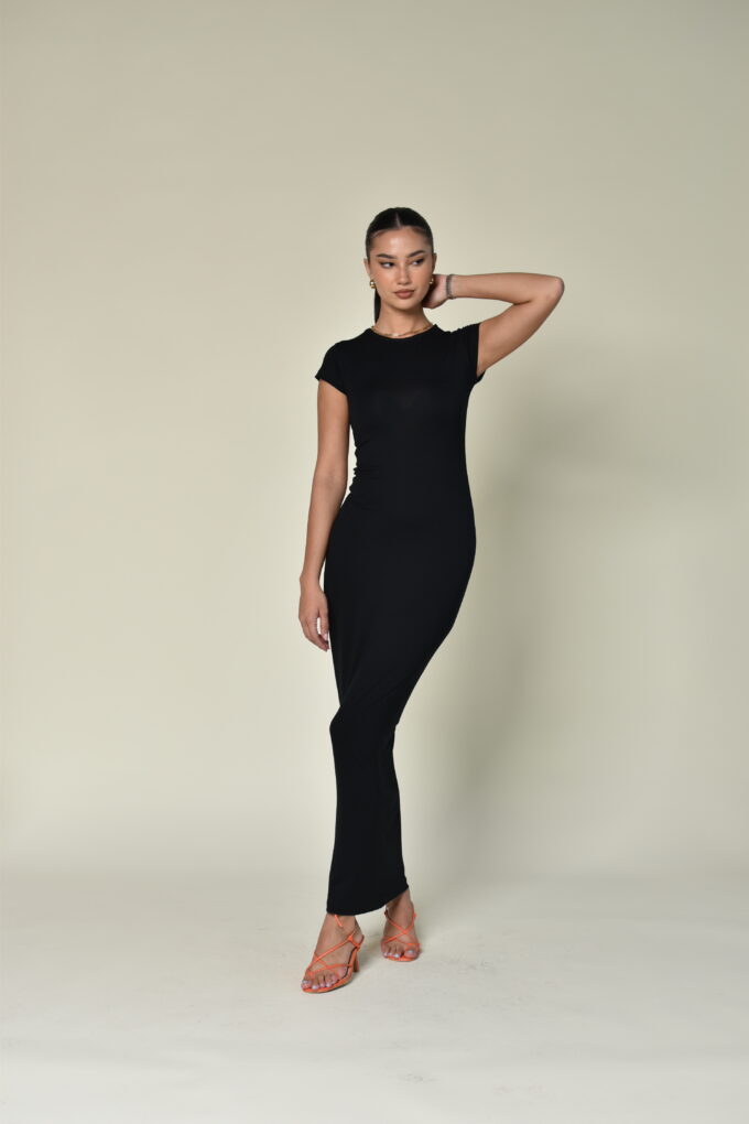 Black bodycon dress